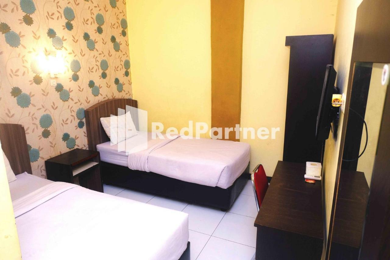 Hotel Permata Makassar Mitra Reddoorz Balangberu 外观 照片